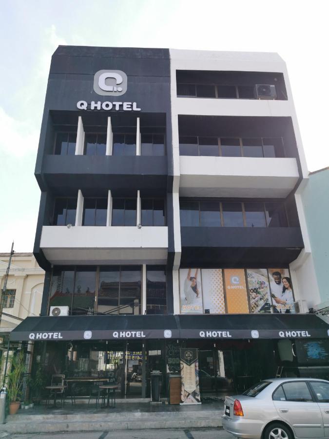 Q Capsule Hotel George Town Exterior foto